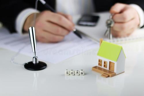 房產(chǎn)經(jīng)紀(jì)人入門(mén)指南 從新手到專(zhuān)業(yè)，教你快速成長(zhǎng)